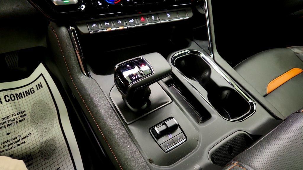 Used 2024 GMC Sierra 1500 AT4 w/ Technology Package AWD/4WD image 16