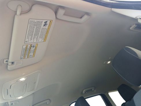 Used 2019 Ford Escape SE image 11