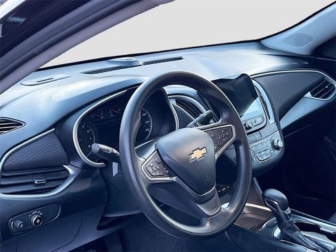 Used 2023 Chevrolet Malibu LT image 9