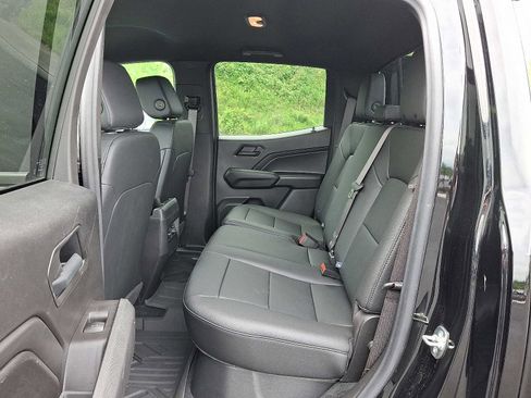 Used 2025 Chevrolet Colorado Trail Boss w/ Midnight Edition AWD/4WD image 10