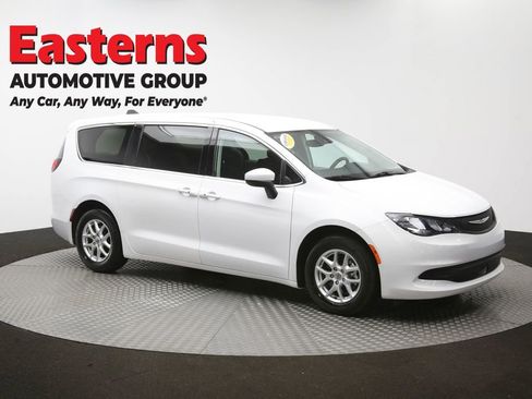 Used 2023 Chrysler Voyager LX FWD image 48