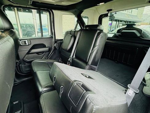 Used 2022 Jeep Wrangler Unlimited Sahara w/ Cold Weather Group image 19