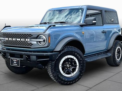 Used 2023 Ford Bronco Badlands image 35
