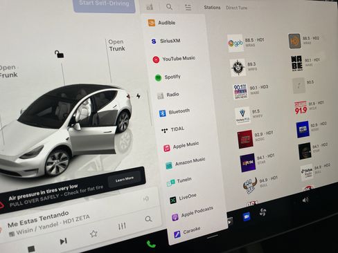 Used 2023 Tesla Model Y Long Range AWD/4WD image 26