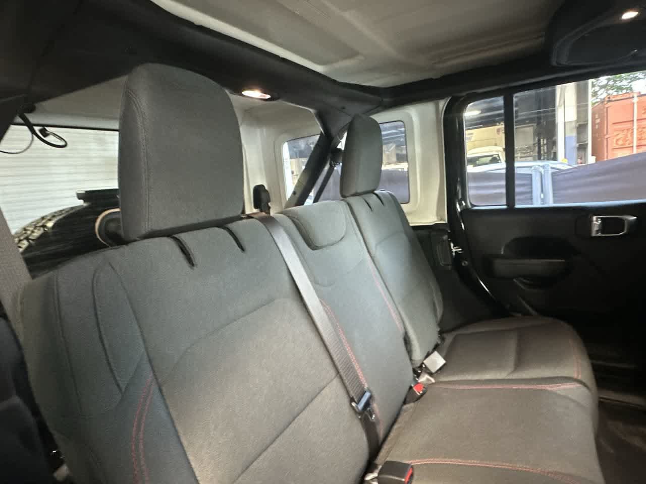 Used 2026 Jeep Wrangler Unlimited Rubicon AWD/4WD image 26