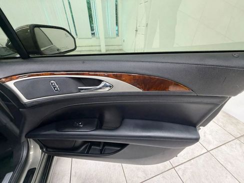 Used 2017 Lincoln MKZ Reserve FWD image 20