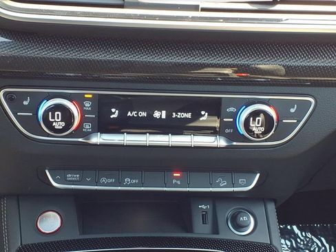 Used 2025 Audi SQ5 Premium Plus w/ Premium Plus Package image 14