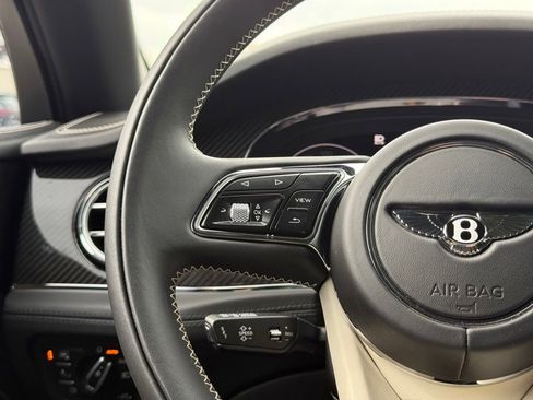 Used 2023 Bentley Bentayga Extended Wheelbase AWD/4WD image 25