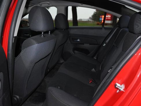 Used 2016 Chevrolet Cruze LT image 16