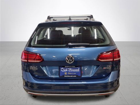 Used 2018 Volkswagen Golf Alltrack SEL image 11