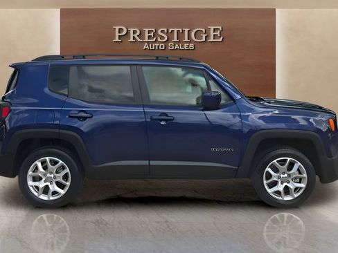 Used 2017 Jeep Renegade Latitude AWD/4WD image 25