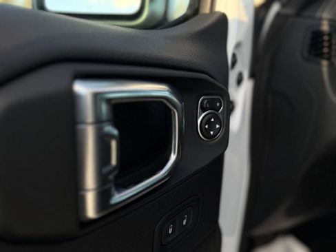 Used 2023 Jeep Wrangler Sahara w/ Cold Weather Group image 14