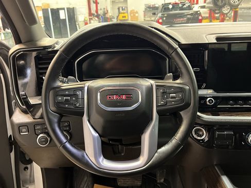 Used 2025 GMC Sierra 1500 Elevation w/ Elevation Premium Package image 32