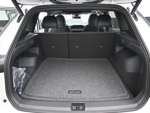 New 2026 Volkswagen Tiguan SE R-Line AWD/4WD image 12