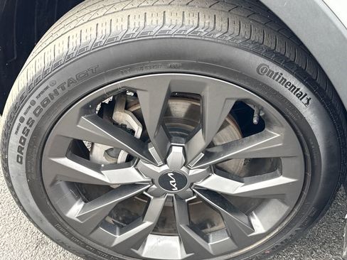 Used 2023 Kia Sorento X-Line EX image 12