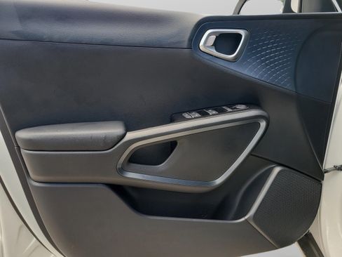 Certified 2025 Kia Soul EX FWD image 25