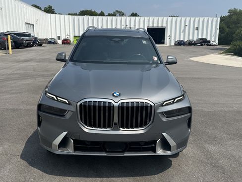 Used 2024 BMW X7 xDrive40i w/ Premium Package AWD/4WD image 3