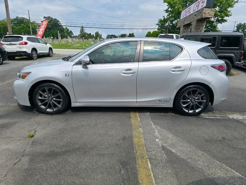 Used 2013 Lexus CT 200h w/ F Sport Pkg w/Nuluxe Trim FWD image 6