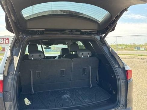 Certified 2023 Buick Enclave Essence w/ Trailering Package, 5000 lbs. AWD/4WD image 9