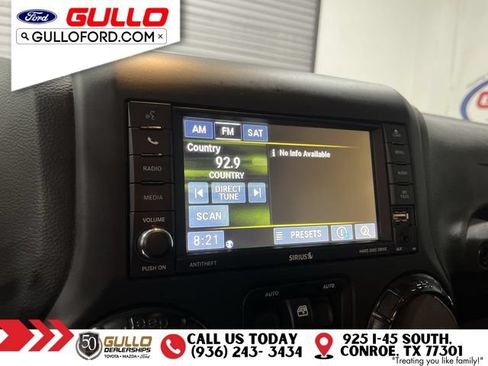 Used 2017 Jeep Wrangler Unlimited Sahara AWD/4WD image 23
