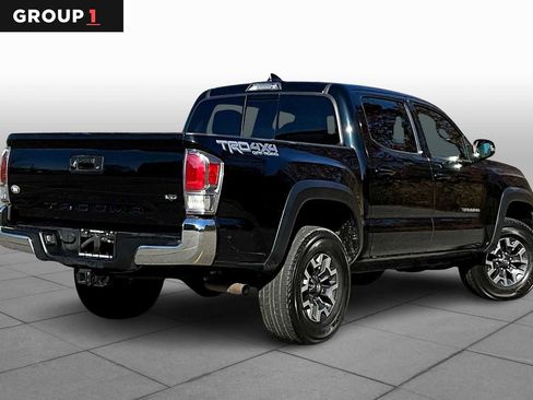 Certified 2022 Toyota Tacoma TRD Off-Road AWD/4WD image 13