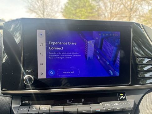 Used 2025 Toyota Camry LE image 18