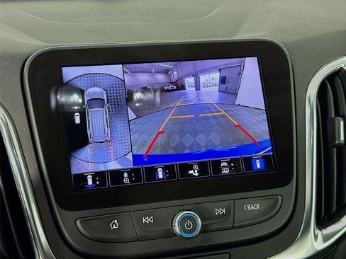 Used 2024 Chevrolet Equinox LT FWD image 16