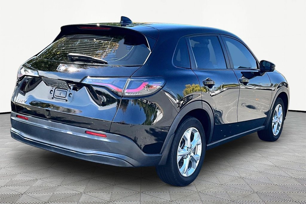Used 2023 Honda HR-V LX image 5