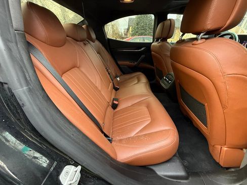 Used 2016 Maserati Ghibli S image 11