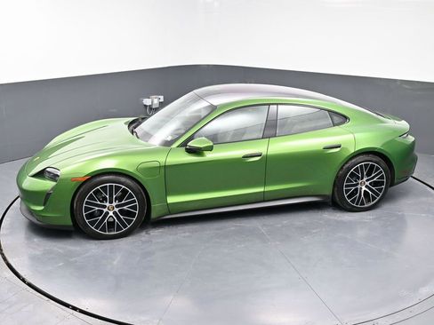 Used 2023 Porsche Taycan image 45