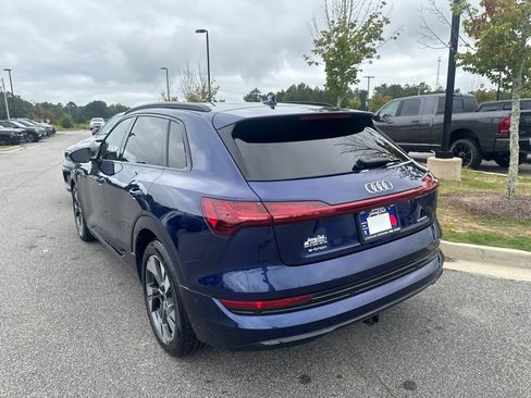 Used 2022 Audi e-tron Premium w/ Convenience Plus Package AWD/4WD image 11