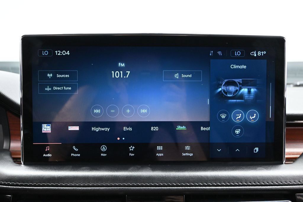 Used 2023 Lincoln Nautilus Reserve w/ Equipment Group 201A AWD/4WD image 28