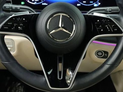 Used 2025 Mercedes-Benz GLE 350 4MATIC w/ AMG Line Exterior image 10