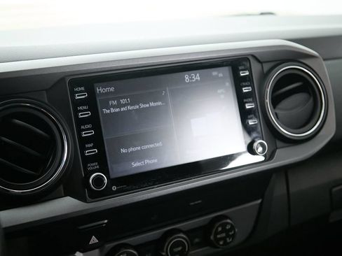 Used 2020 Toyota Tacoma TRD Sport AWD/4WD image 19