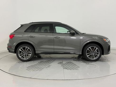 New 2025 Audi Q3 2.0T Premium image 8