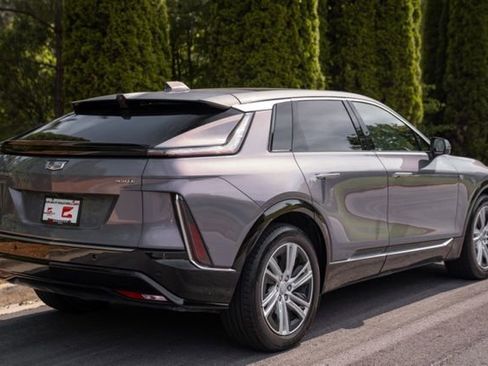 Used 2024 Cadillac Lyriq Tech RWD image 16