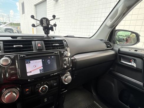 Used 2017 Toyota 4Runner TRD Off-Road Premium AWD/4WD image 16