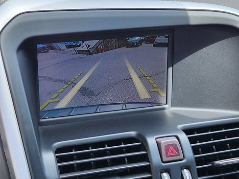 Used 2010 Volvo XC60 T6 AWD/4WD image 9