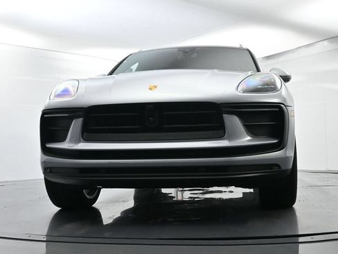 Certified 2025 Porsche Macan AWD/4WD image 56