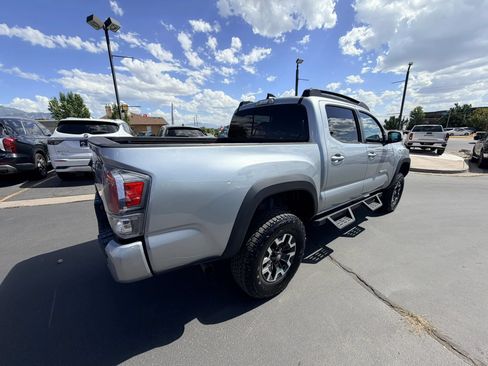 Used 2022 Toyota Tacoma TRD Off-Road w/ Technology Package AWD/4WD image 4