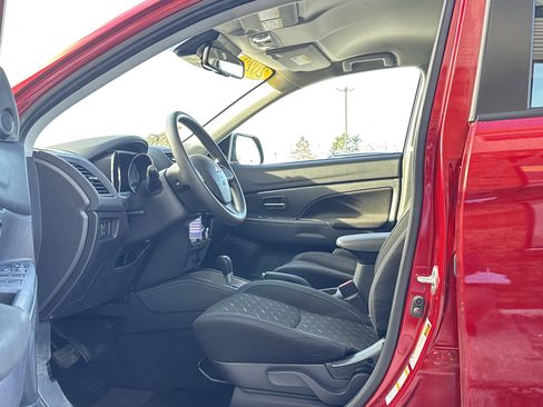 Used 2022 Mitsubishi Outlander Sport ES image 9