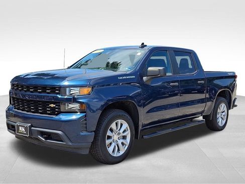 Certified 2020 Chevrolet Silverado 1500 Custom w/ Custom Value Package AWD/4WD image 3