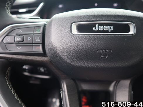 Used 2024 Jeep Grand Cherokee Limited w/ Black Appearance Package image 23