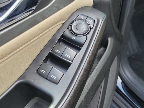 Certified 2023 Chevrolet Traverse LS FWD image 21