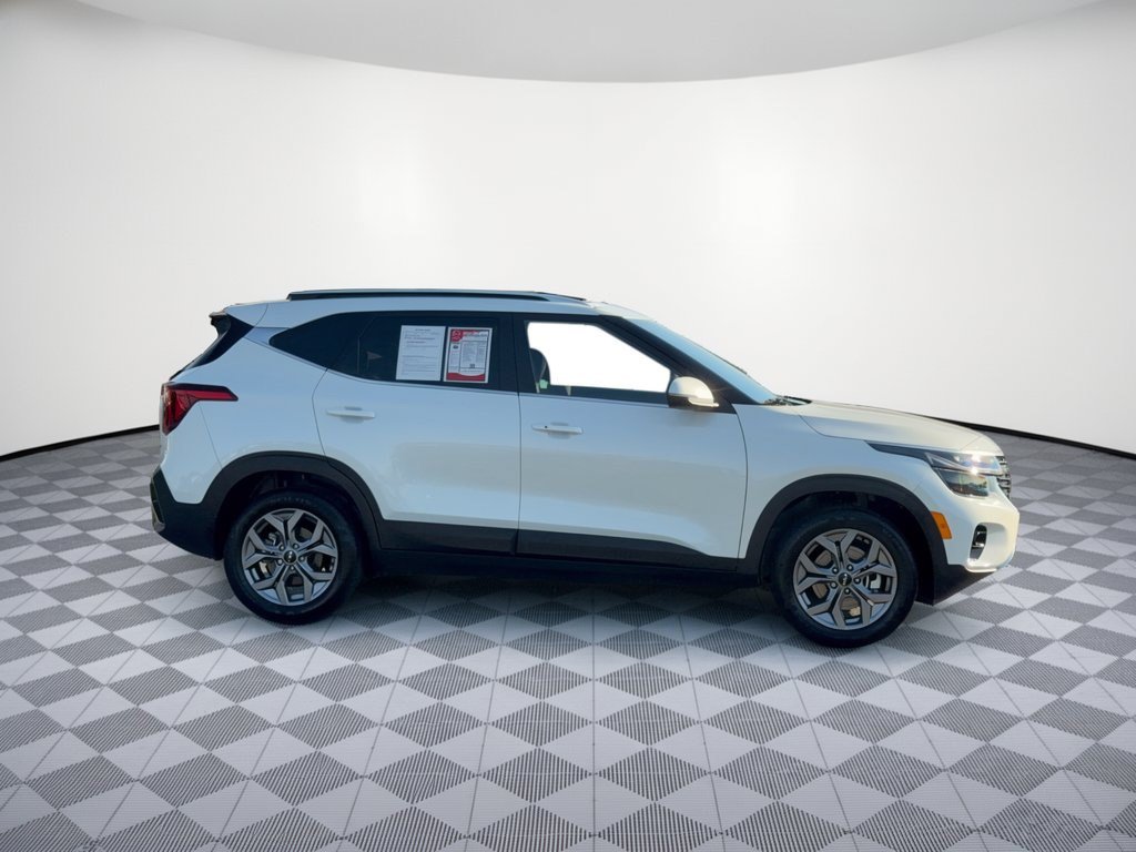Used 2024 Kia Seltos S AWD/4WD image 12