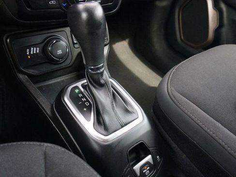 Used 2023 Jeep Renegade Latitude image 20