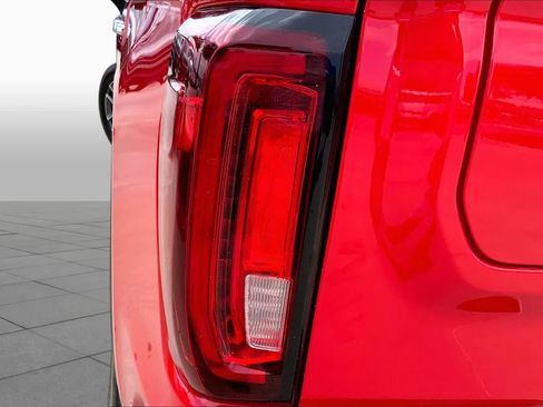 Used 2020 GMC Sierra 1500 SLT RWD image 28