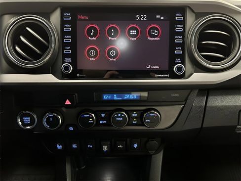 Used 2022 Toyota Tacoma TRD Off-Road image 18