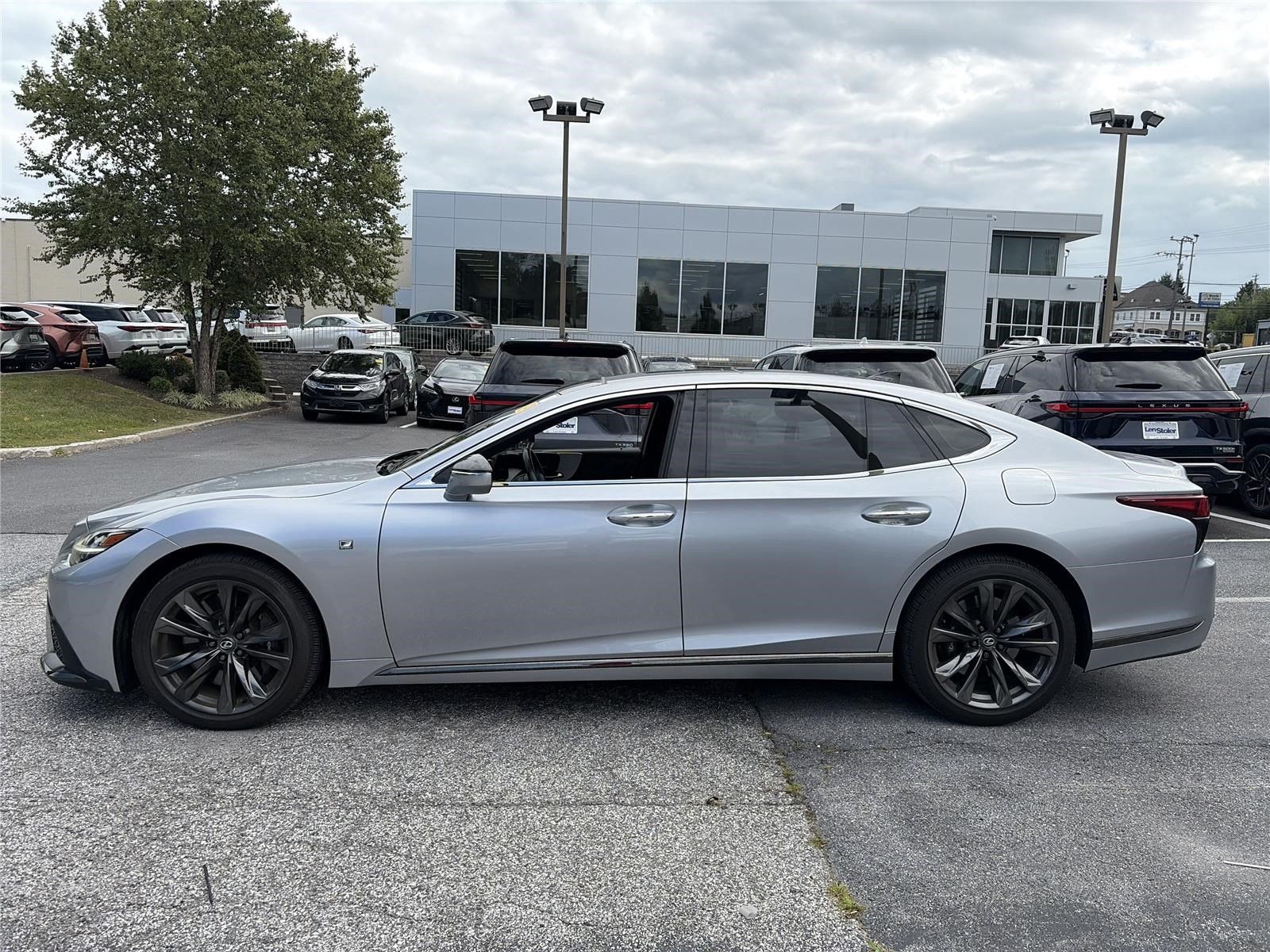 Used 2023 Lexus LS 500 F Sport w/ Accessory Package (Z2) AWD/4WD image 2