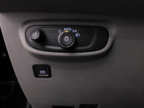 Used 2024 GMC Terrain SLE image 37